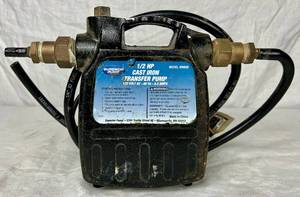 lot 94 image: Superior Pump 12 HP Cast Iron Transfer Pump Model 90050