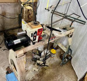 lot 2 image: JET 16 x 42 Electric Variable Speed Lathe Model JWL-1642EVS