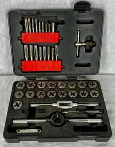lot 70 image: Craftsman Tap and Die Set Metric 39 pc with Storage Case