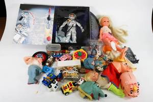 lot 63 image: Vintage Toy Lot - GI Joe,