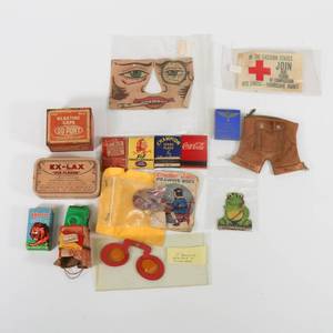 lot 59 image: Vintage AdvertisementToyHouseheld Items Lot