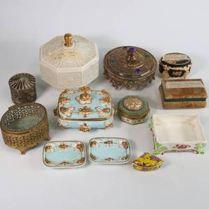 lot 40 image: Vintage Jewelry Boxes & Trays