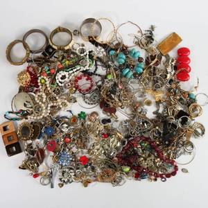 lot 22 image: Large Lot of Costume Jewelry