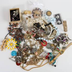 lot 19 image: Large Lot of Costume Jewelry