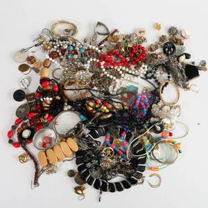 lot 15 image: Large Lot of Costume Jewelry