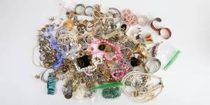 lot 9 image: Large Lot of Costume Jewelry