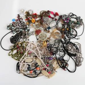 lot 7 image: Large Lot of Costume Jewelry
