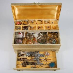 lot 37 image: Jewelry Box w Costume Jewelry