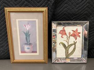 lot 8 image: Set of 2 Framed Floral Prints 16x11 & 12.5x10.5