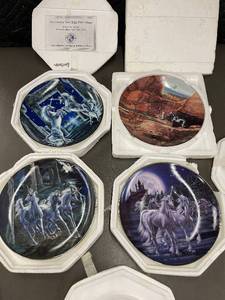 Set of 4 Franklin Mint Unicorn Collector Plates with Free Plate Stand