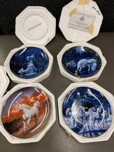 lot 34 image: Set of 4 Franklin Mint Collectors Plates with Unicorn Designs