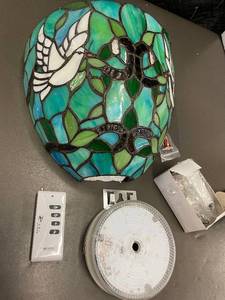 lot 36 image: Tiffany Style Dove Wall Sconce with Remote and LED Light