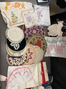 lot 53 image: Collection of Vintage Embroidery Pieces and Table Linens