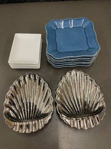 lot 67 image: Set of 12 Decorative Plates Including Shell-Shaped and Square Designs