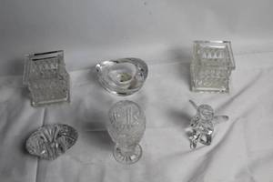lot 11 image: Set of 6 Assorted Glass Decorative Pieces