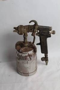 lot 34 image: Used Industrial Paint Spray Gun with Container