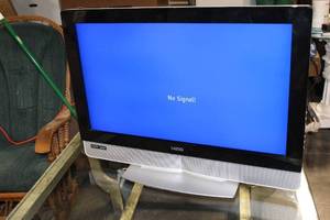 lot 47 image: Vizio 32-Inch LCD HDTV Model VX32L