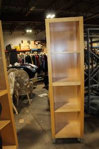 lot 92 image: Tall Wooden Storage Shelf Unit with Adjustable Shelves