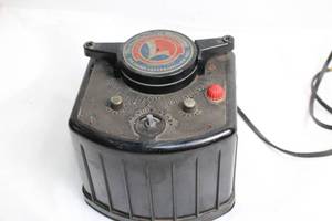 lot 113 image: Vintage Zenith Model 390 In-L-LINE Switch