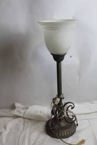 lot 134 image: Antique Style Table Lamp with Frosted Glass Shade