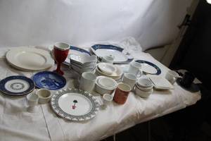 lot 179 image: Collection of Assorted China and Ceramic Tableware