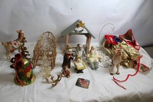 lot 184 image: Collection of Christmas Nativity and Decorative Figurines