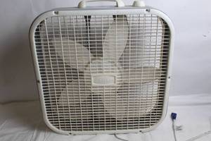 lot 185 image: Galaxy Box Fan with 5-Blade Design