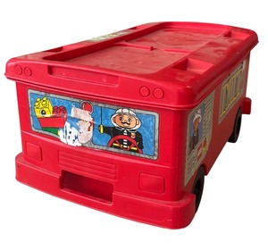 lot 45 image: Vintage Lego Fire Truck Duplo and Lego Pieces