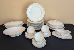 lot 125 image: MZ Austria Floral Porcelain Dish Set