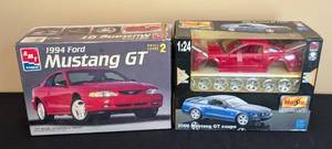 lot 127 image: Pair of Mustang Model Car Kits