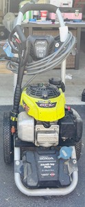 lot 197 image: Ryobi Pressure Washer Automatic Soap Dilution Powered by Honda
