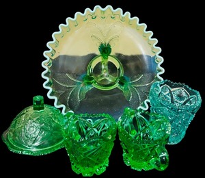 lot 186 image: Collection of Vintage Green Glassware including a Fenton Green Opalescent Footed Bowl-Ruffled Edge