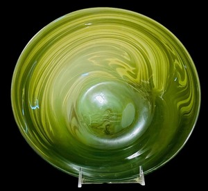 lot 159 image: Fabulous Decorative Art Glass Style Clear Bowl with Green and White Swirls