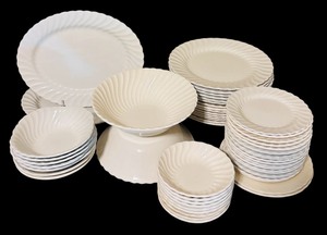 lot 158 image: Large Lot of Vintage Ironstone by JB Johnson Brothers Made in England