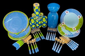 lot 111 image: Assorted Colorful Picnic Ware