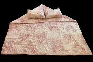 lot 110 image: Beautiful 100% Cotton Queen Size Pottery Barn White and Pink Floral Design Comforter and Shams Set