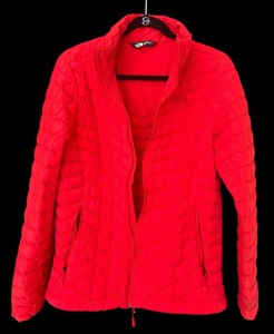 lot 51 image: Womens The North Face Lightweight Red Zipper