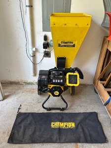 lot 43A image: Champion 3-inch Portable Chipper Shredder