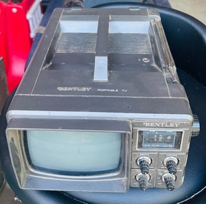 lot 126A image: Vintage Bentley Deluxe Portable 5 Screen Black & White Television Battery Power