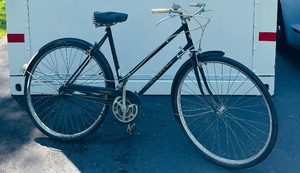 lot 129A image: Vintage Dunelt Made in England Womens Bicycle
