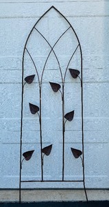 lot 109A image: 6 Foot Metal Leaf Design Trellis