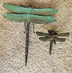 lot 76 image: Pair of Metal  Indoor  Outdoor Dragonfly Decorative Wall Hangings