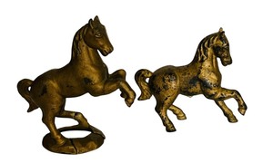 lot 77 image: Pair of Vintage Cast Iron Prancing Pony  Still Coin Bank AC Williams Vintage Horses