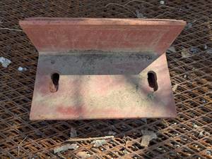 lot 123 image: 11 x 6 angle iron brackets 7 pieces - Thick Gauge Steel