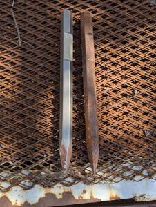 lot 126 image: Pair of 2 Heavy Duty Demo Bits