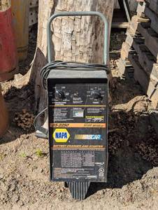 lot 140 image: Commercial Battery Charger and Maintainer - As Is