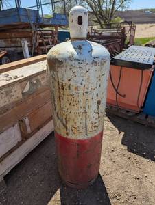 lot 115 image: 100 lb Steel Propane Cylinder - With Cap