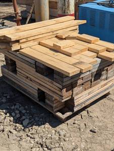 lot 148 image: Pallet of 150 - 32 2x6s with Extra Random Longer pieces - Used for Pallet Racking