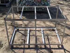 lot 150 image: Metal stand table 47.4 x 30 on Wheels