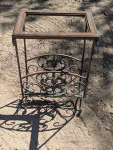 lot 151 image: Metal Ornate Entry Table Frame or Plant Stand
